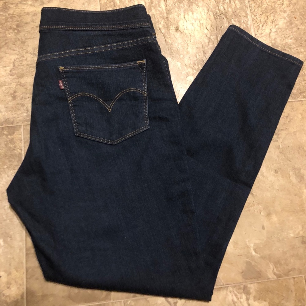 Levies Dark Denim Skinny Jeans